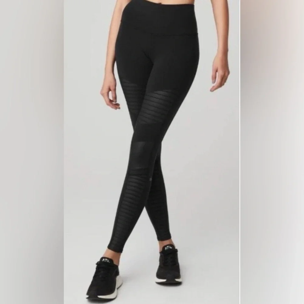 Alo Yoga Women's Black High Waisted Moto Legging Pants Medium Athleisure Yoga